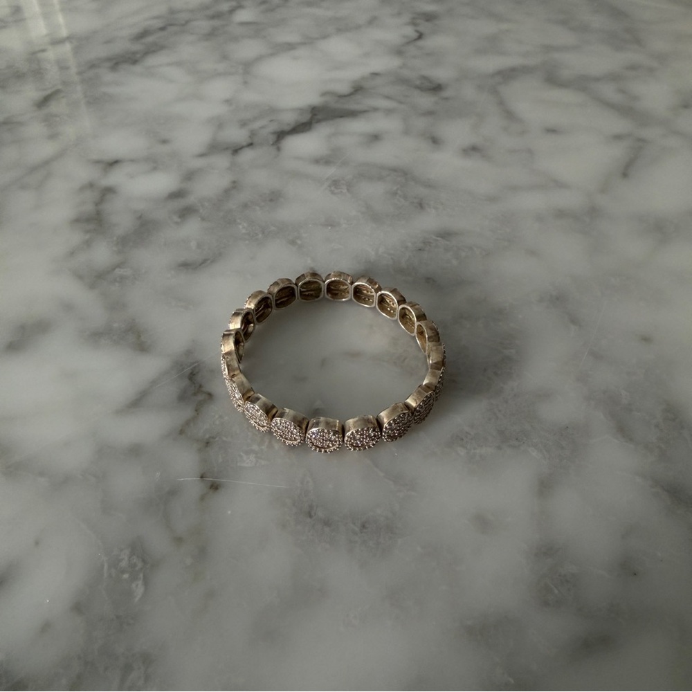 Chic Gold-Tone Bracelet with Crystal Details